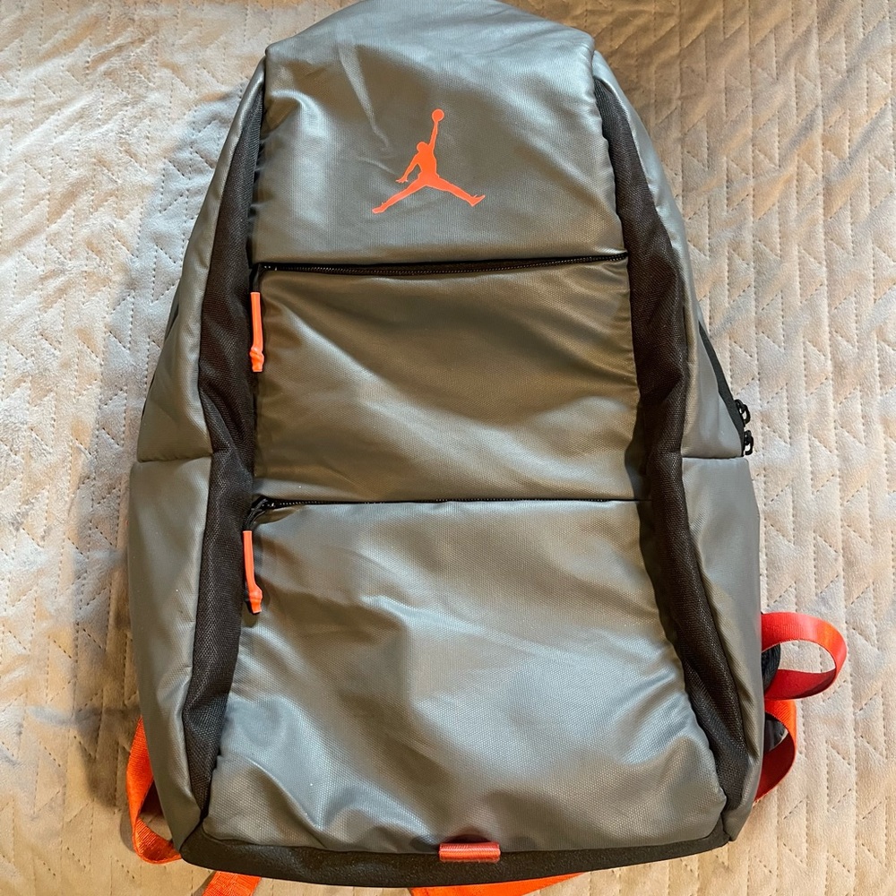 Jordan backpack gray/red EUC‎